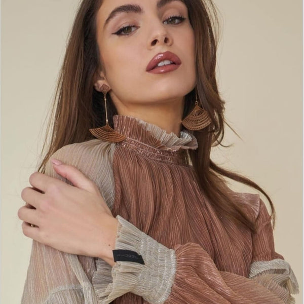 Elegant Two-tone Pleated Set with Pants