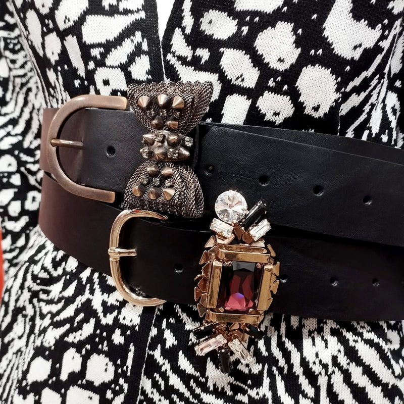 Cinture in vera pelle nera con fibbia gioiello