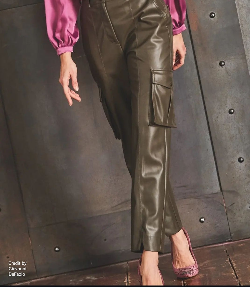 Pantaloni cargo in ecopelle verde oliva