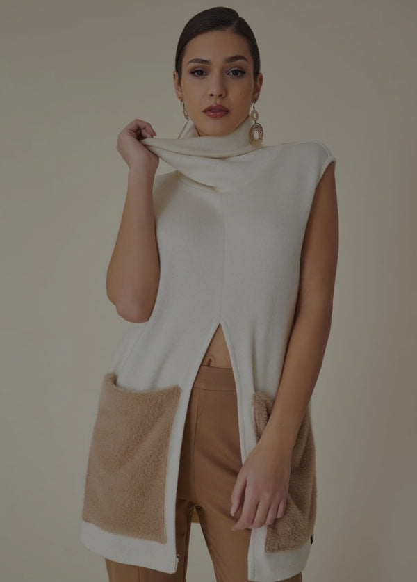 Beige vest with faux fur pockets
