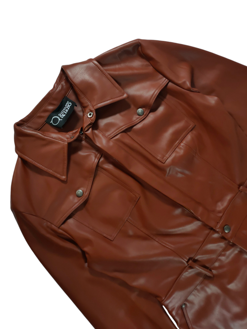 Tuta in ecopelle con pantaloni corti