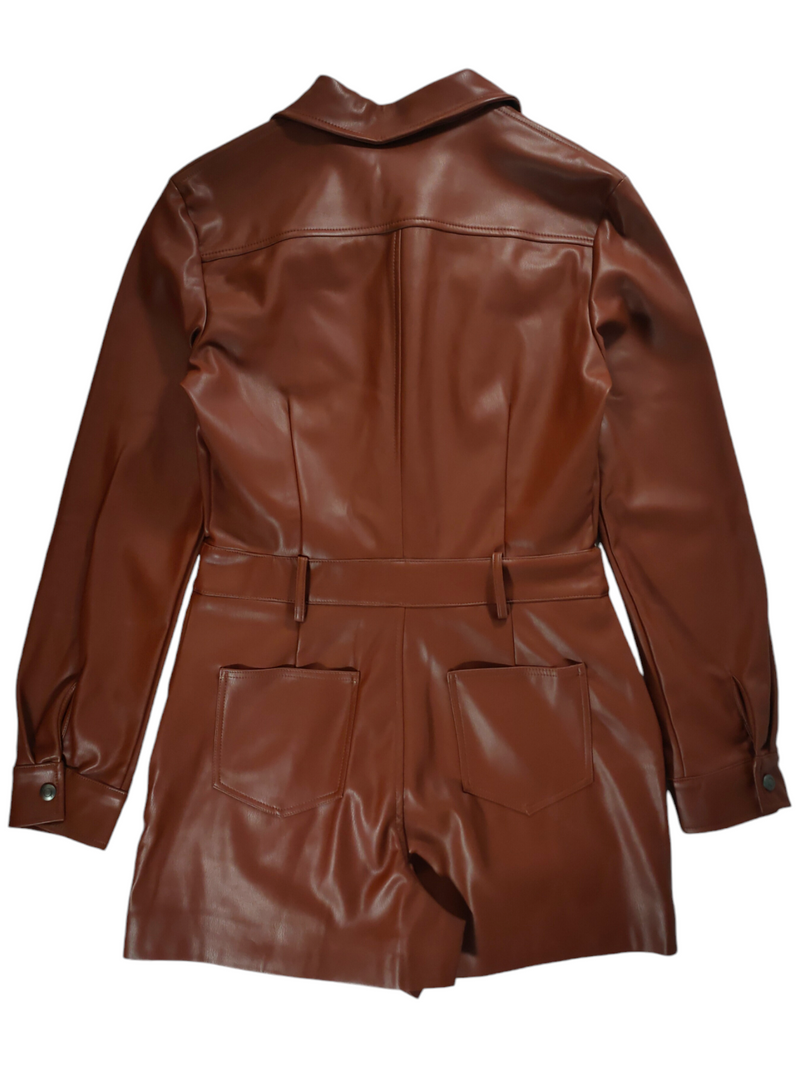 Tuta in ecopelle con pantaloni corti