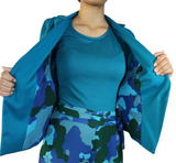 Gilet senza maniche blu con fodera mimetica