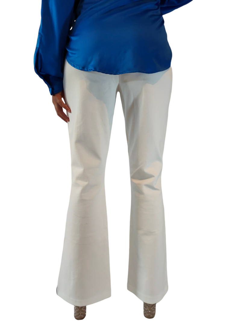 Eleganti pantaloni svasati bianchi
